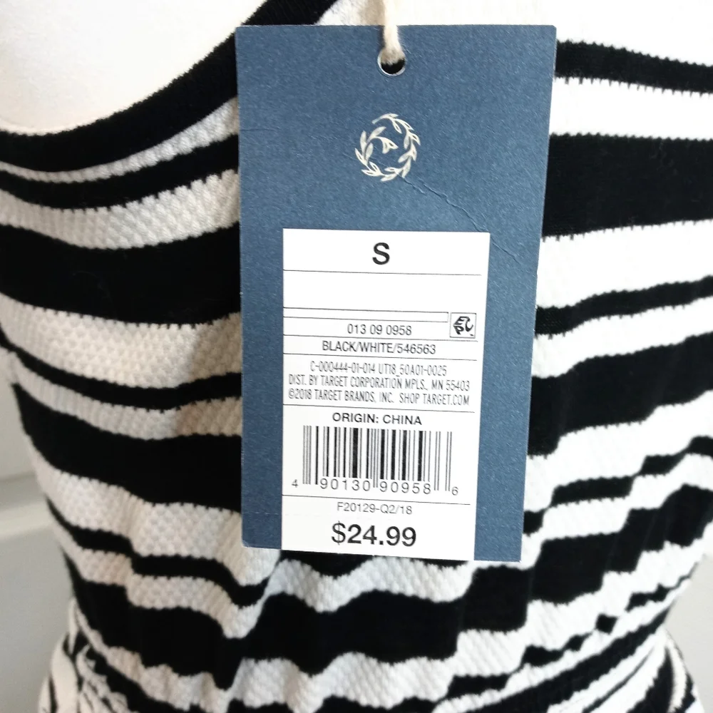 NWT Universal Thread Wrap Style Dress - Picture 7 of 7